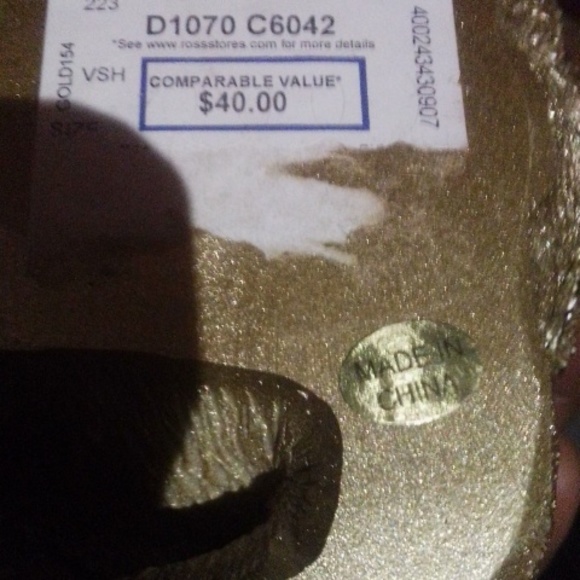 Solid stone china tiger with rhinestoneyes - Picture 2 of 2